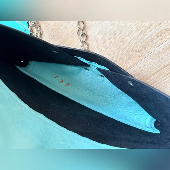 NWT NEW $300 Erika Lynn Cowhide Leather Envelope Crossbody Clutch Silver Black - Picture 5 of 9